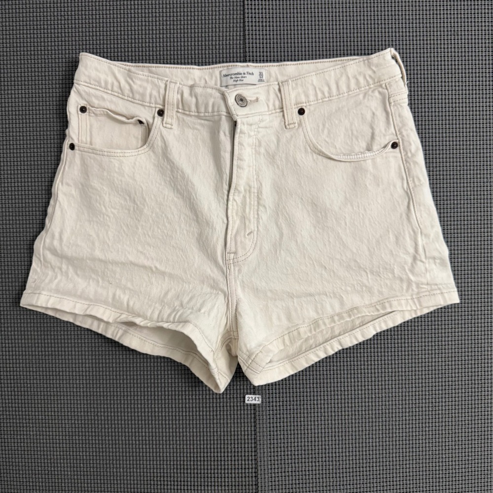 Abercrombie & Fitch The Mom Short High Rise Cream Off-White Denim Size 31 12